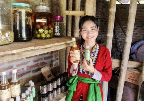 9X xứ Thanh biến đồi hoang thành vườn bản Thổ vạn người mê