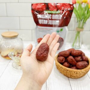 Táo đỏ hữu cơ – túi 50 gram