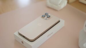 iPhone 16 Pro Max: Mua xong về, cẩn thận người nhà đòi giữ hộ!