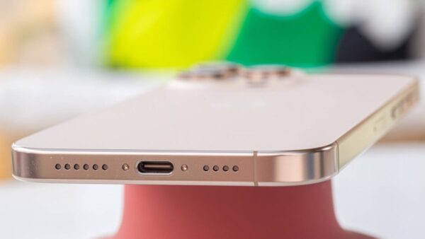 iPhone 16 Pro Max: Mua xong về, cẩn thận người nhà đòi giữ hộ!