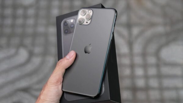 Đánh giá iPhone 11 Pro Max | iPhone 11 Pro Max có đáng mua 2025?