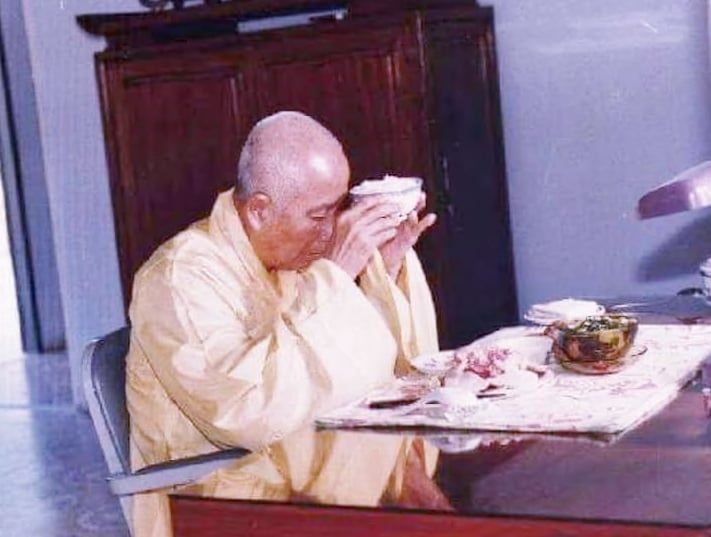 “TRỰC  TÂM  THỊ  ĐẠO  TRÀNG” – Hòa Thượng , Thiền Sư Thích Thanh Từ.