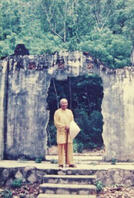 “TRỰC  TÂM  THỊ  ĐẠO  TRÀNG” – Hòa Thượng , Thiền Sư Thích Thanh Từ.